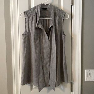 ANN TAYLOR BLACK AND WHITE SLEEVELESS TOP SMALL